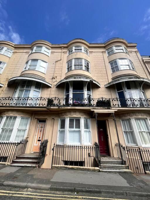 Cosy Home Away From Home. Brighton Exterior photo
